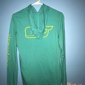 Vineyard vines Hooded long sleeve t shirt.